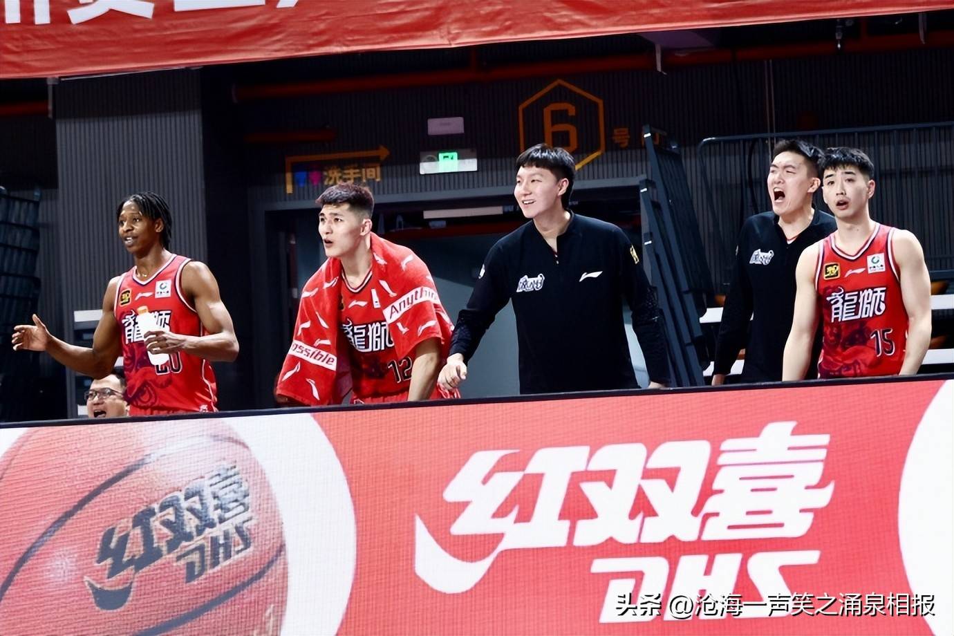 包含竭力争夺！激烈对抗一触即发英勇登场的词条